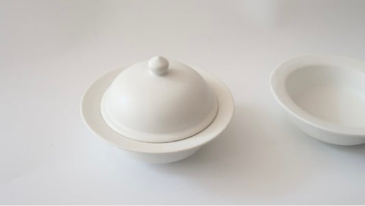 [Artisan] Matte white porcelain Lidded bowl