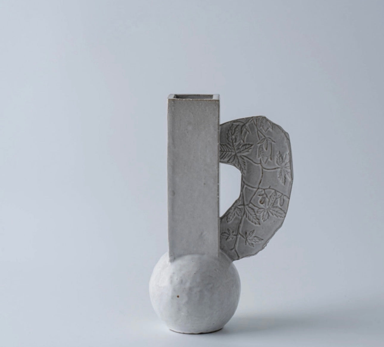 [Artisan] landscape-handled vase