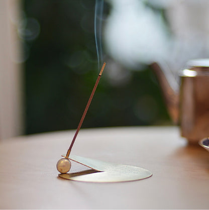[Artisan] a pearl-bearing incense holder