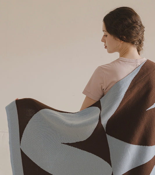 (Seasonal Exclusive) Reversible Knit Throw Blanket —Choco love