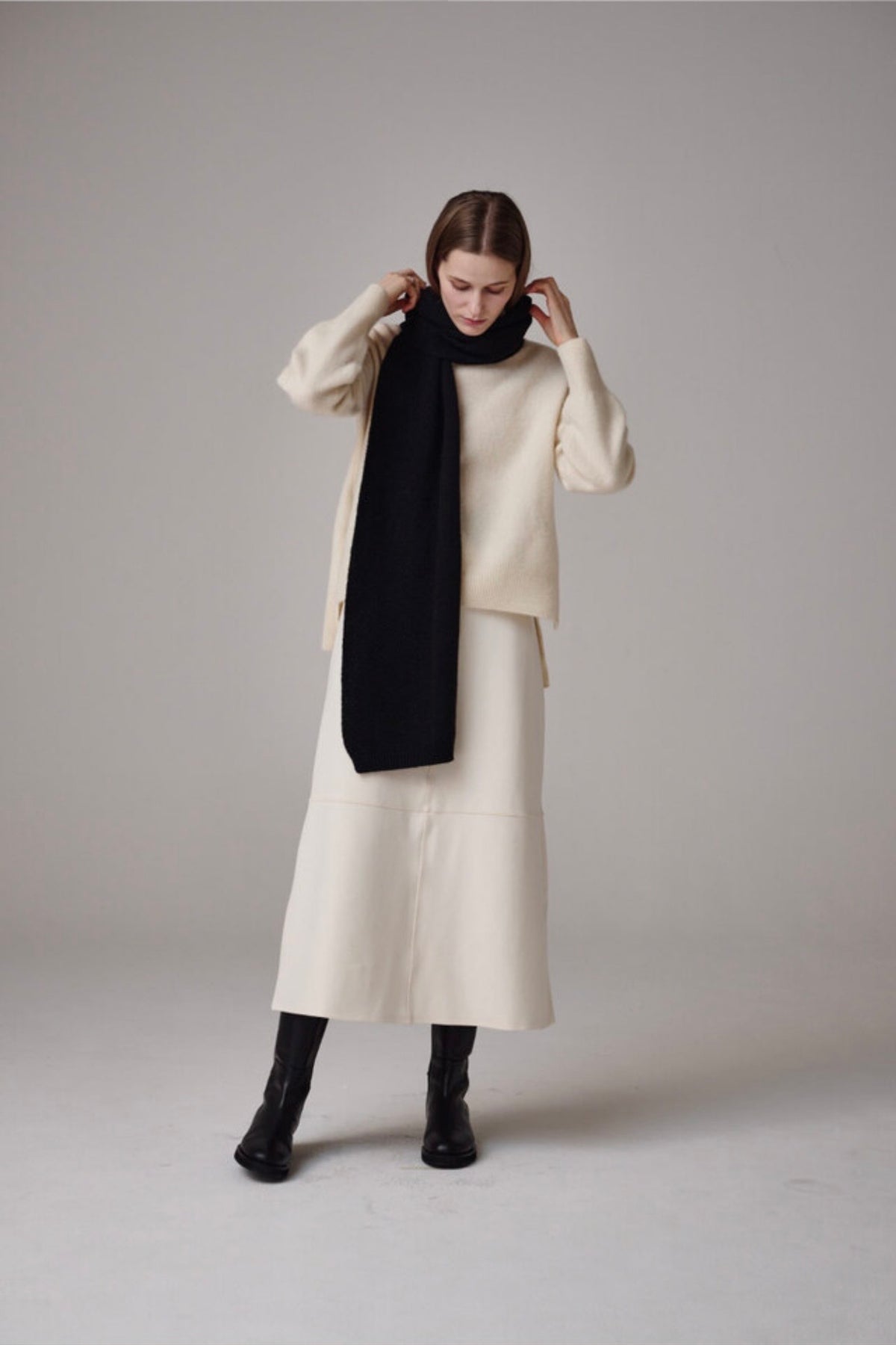 Cashmere & Merino Wool Blend Knit Scarf – Black
