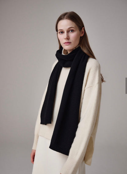 Cashmere & Merino Wool Blend Knit Scarf – Black