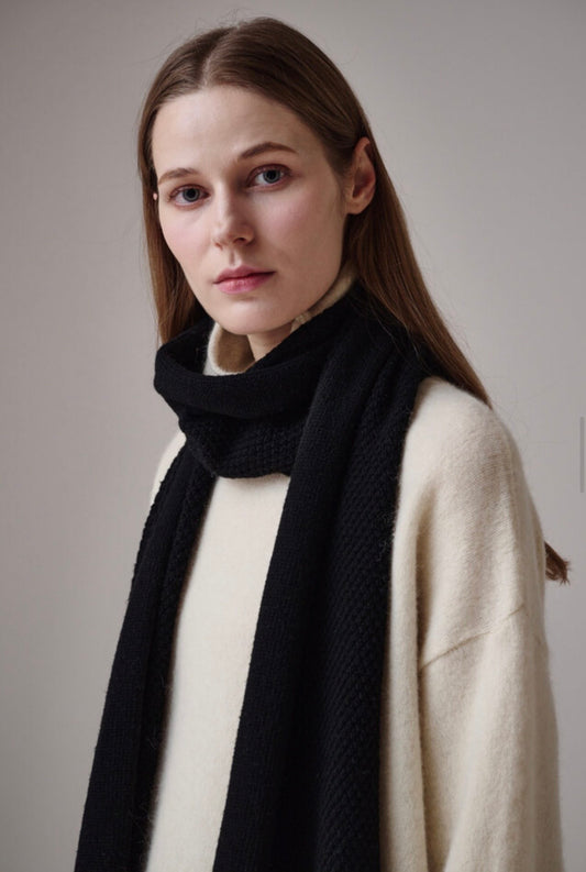 Cashmere & Merino Wool Blend Knit Scarf – Black