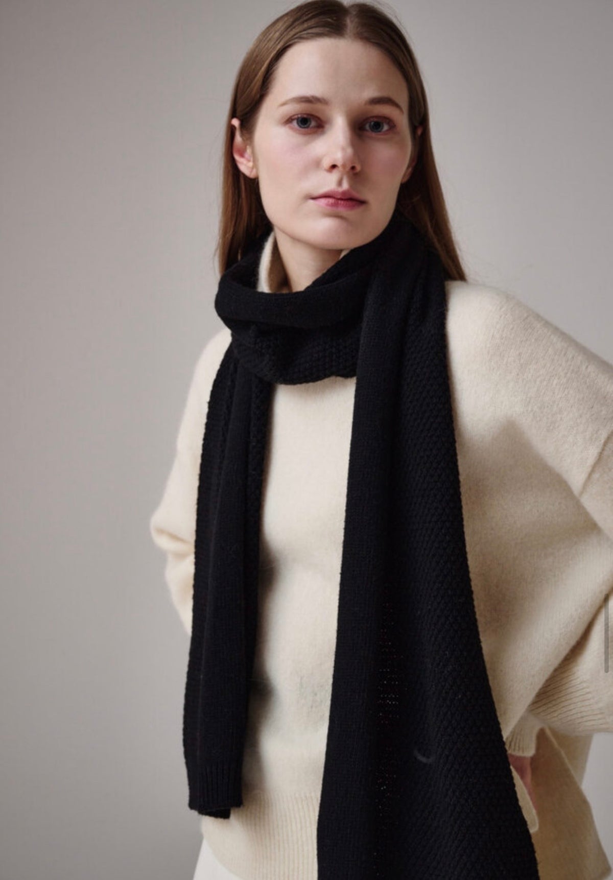 Cashmere & Merino Wool Blend Knit Scarf – Black