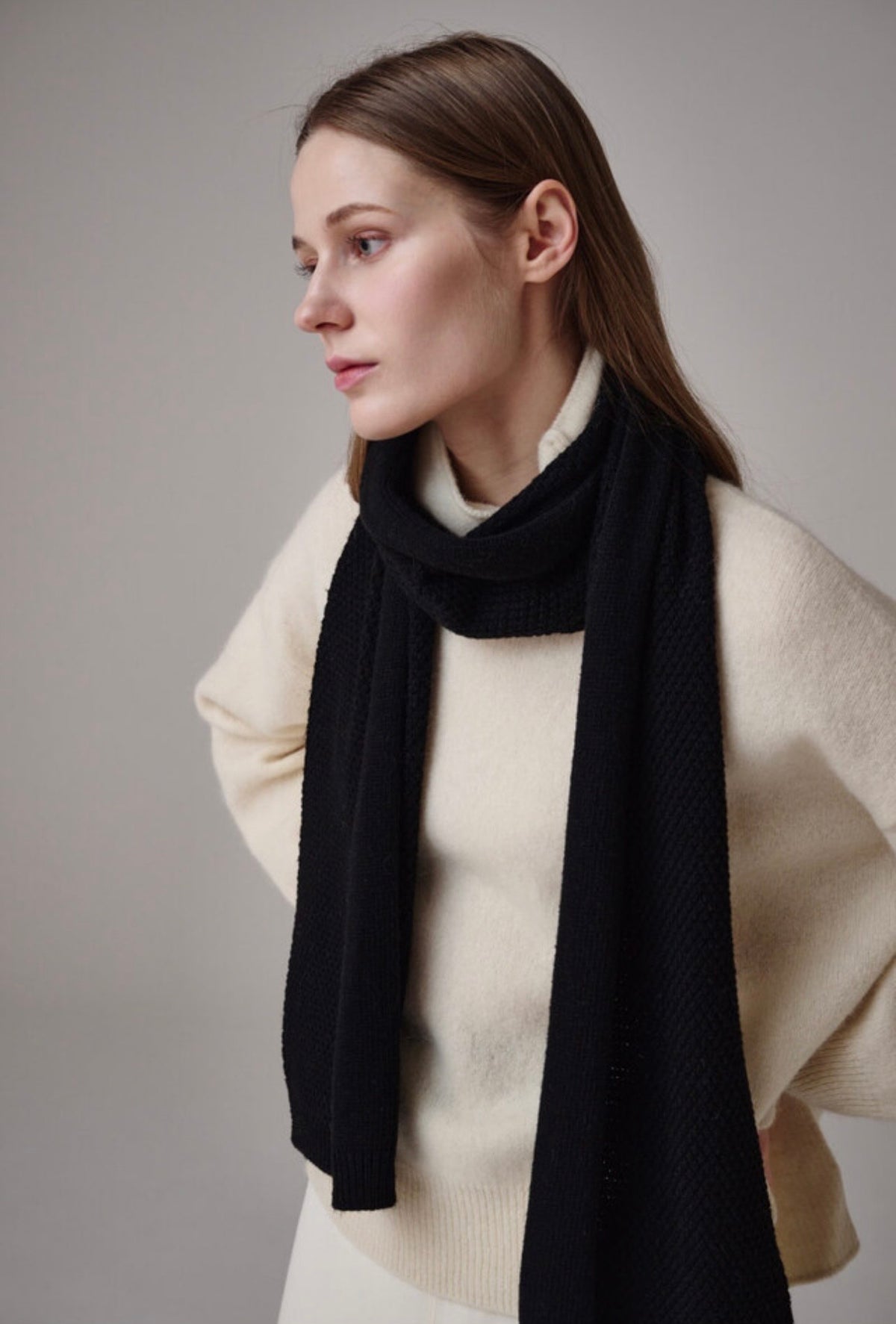 Cashmere & Merino Wool Blend Knit Scarf – Black