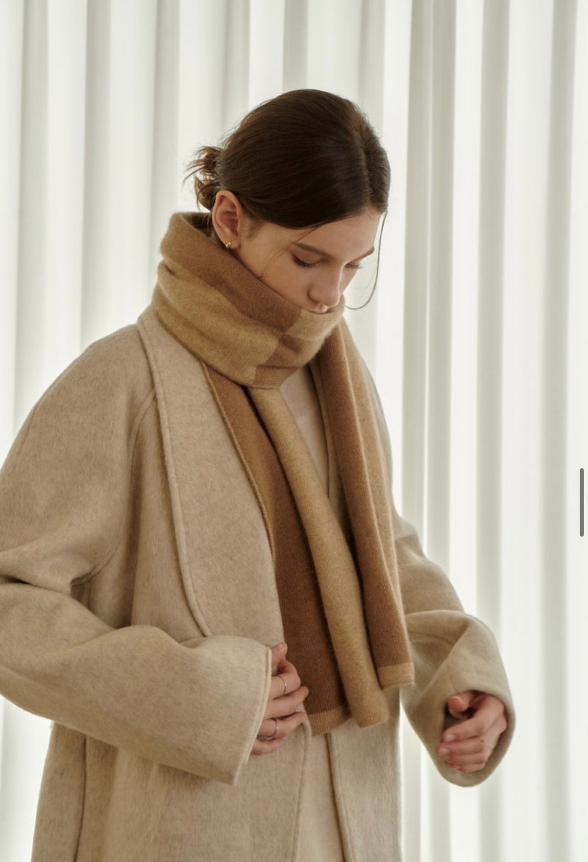 Two-Tone Knit Scarf – Latte