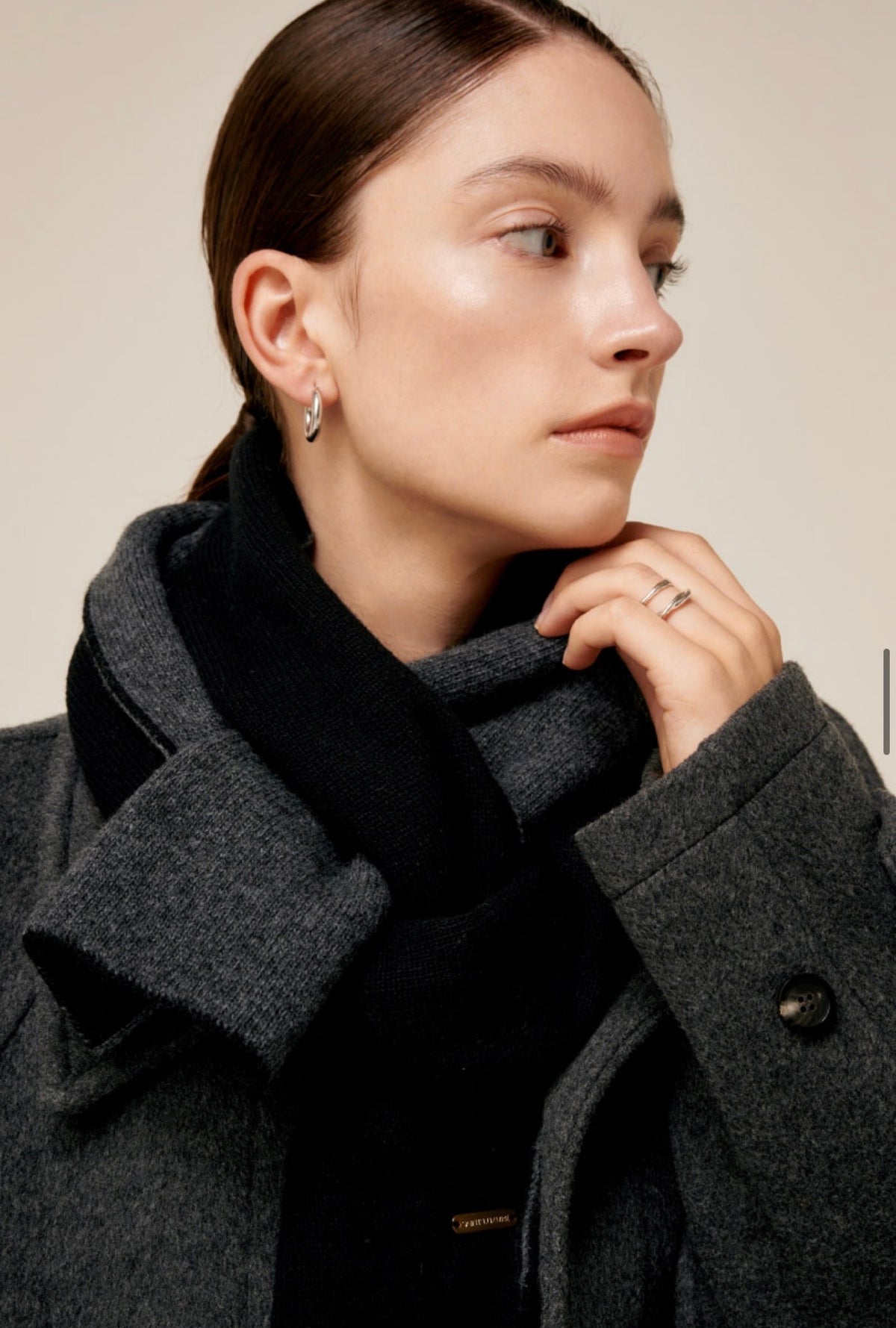 Reversible Cashmere & Wool Blend Scarf – Black Charcoal