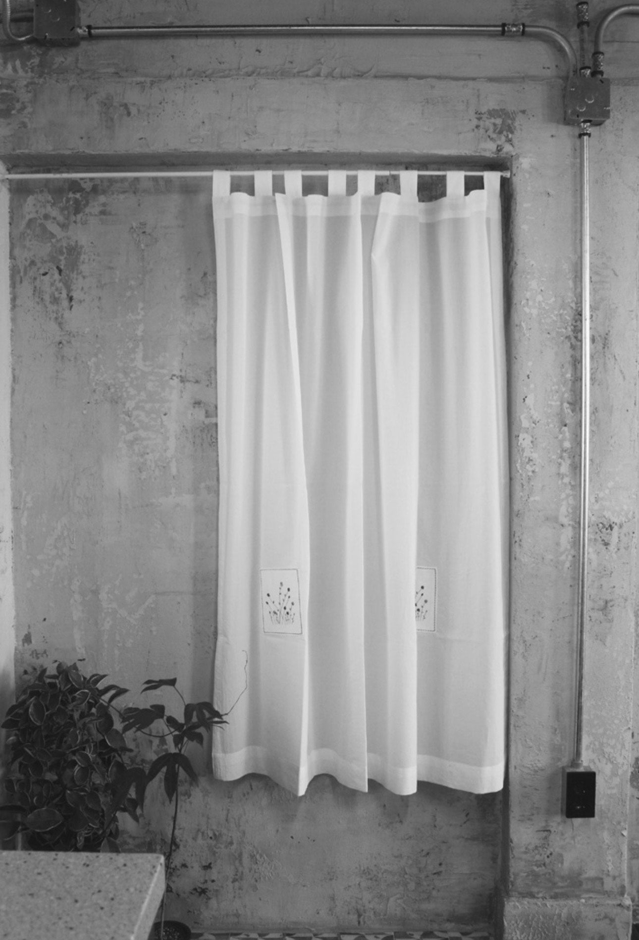 embroidered small window grit curtain