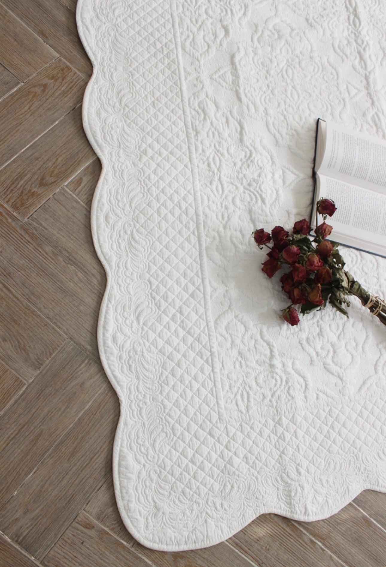Cottage dust-free four-season rug