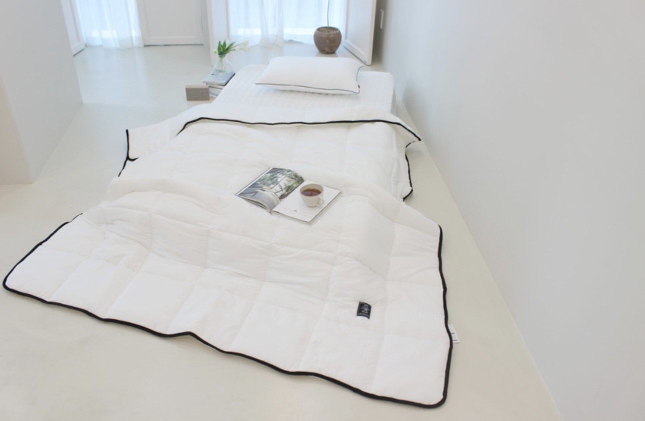 White Allergy Care Dust-Free Four Seasons Fall, Spring, Winter Blanket