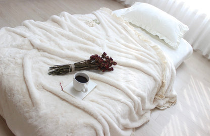 Motive Thick Dust-Free Extra Large Mink Luxury Blanket