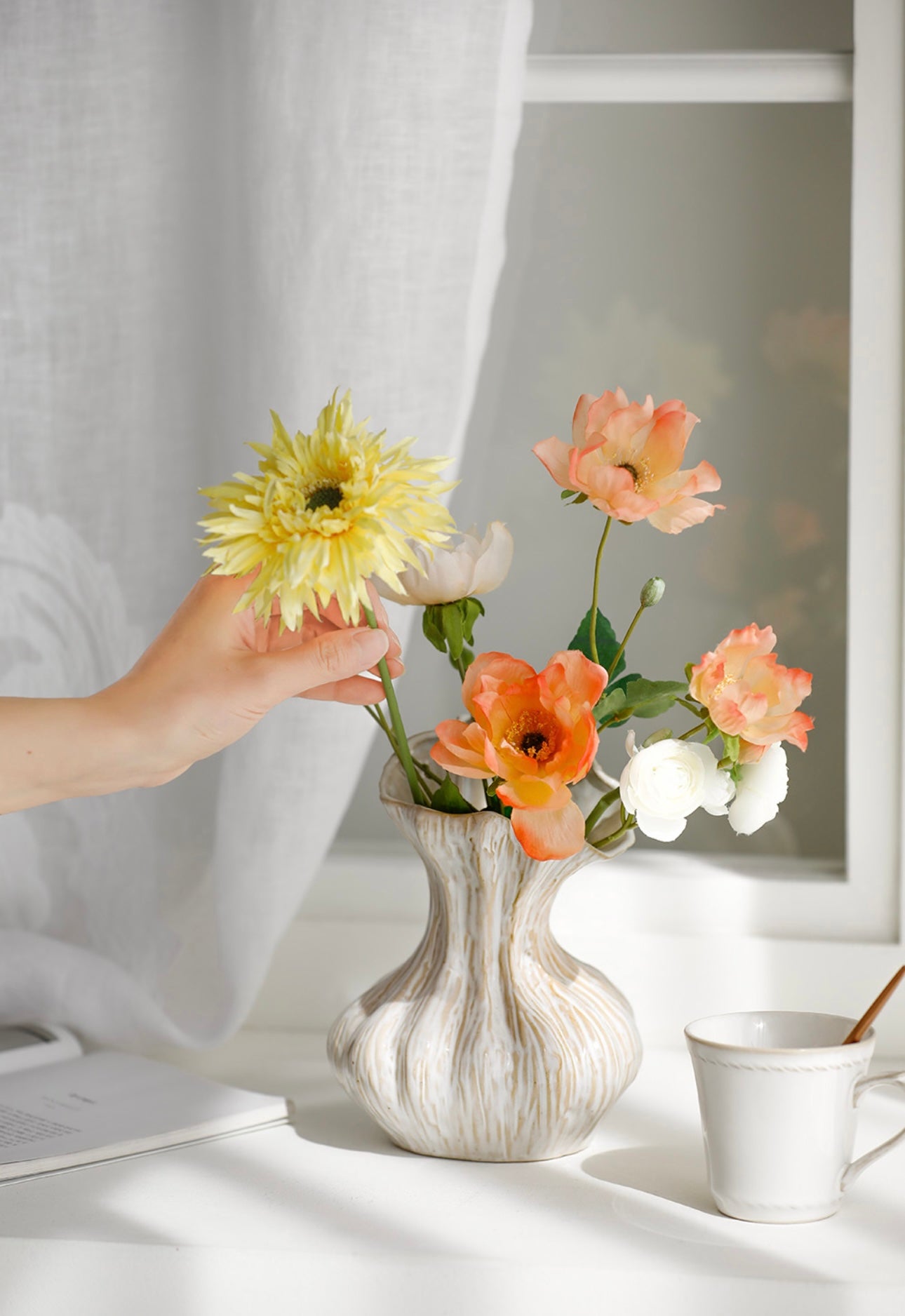 Muse Shell Objet Porcelain Vintage Vase