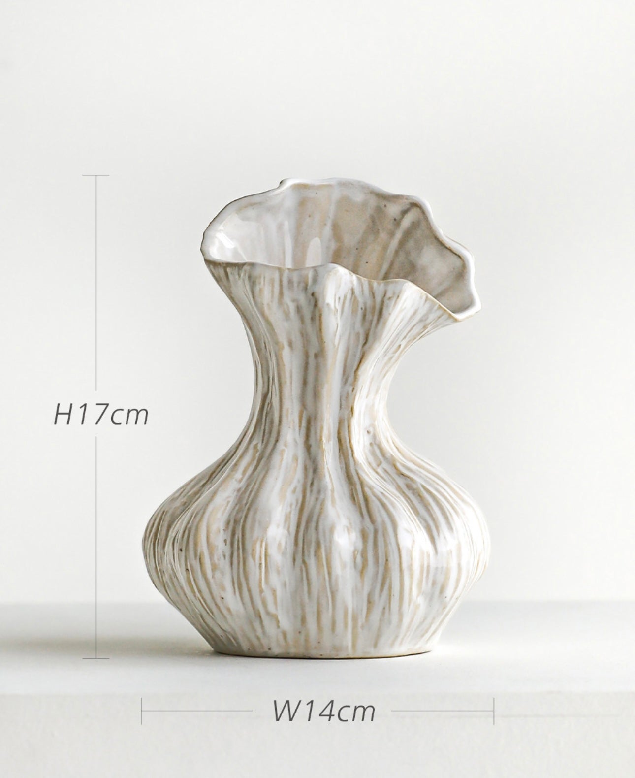 Muse Shell Objet Porcelain Vintage Vase