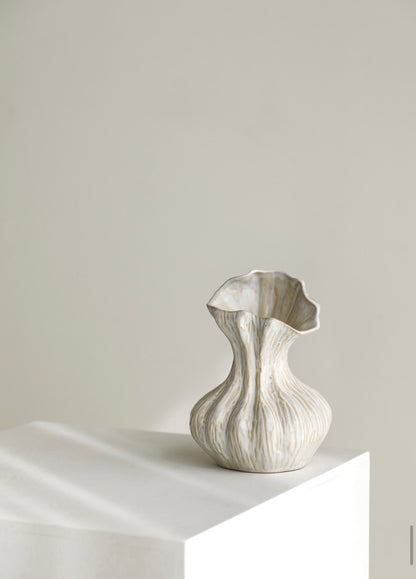 Muse Shell Objet Porcelain Vintage Vase